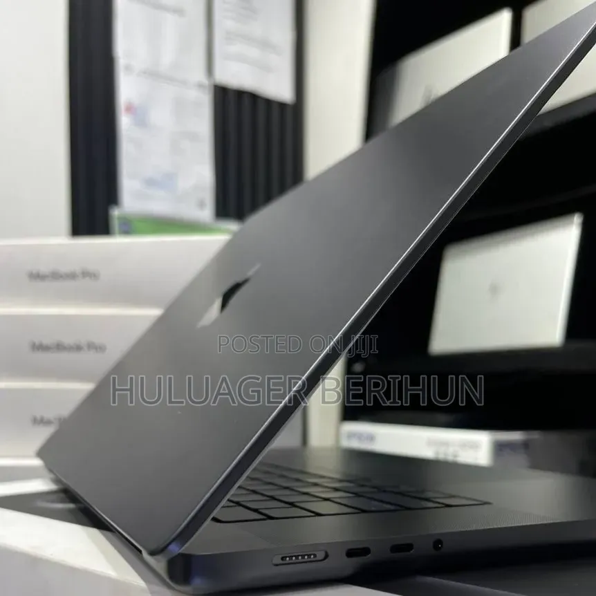 New Laptop Apple MacBook Pro 2024 M4 Max 48GB Apple M4 Max SSD 2T