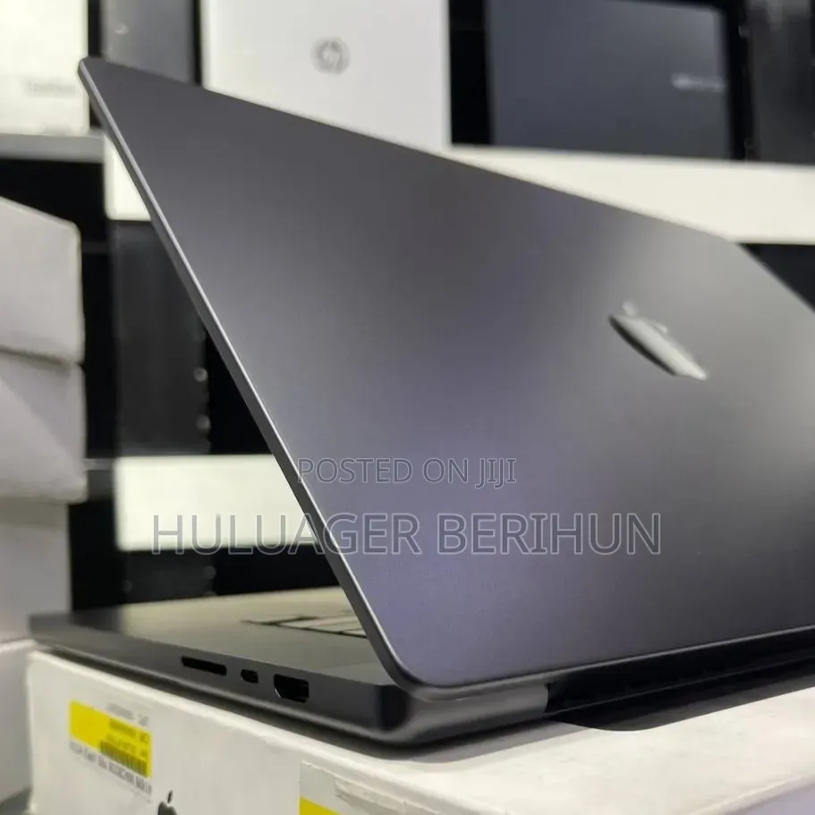 New Laptop Apple MacBook Pro 2024 M4 Max 48GB Apple M4 Max SSD 2T