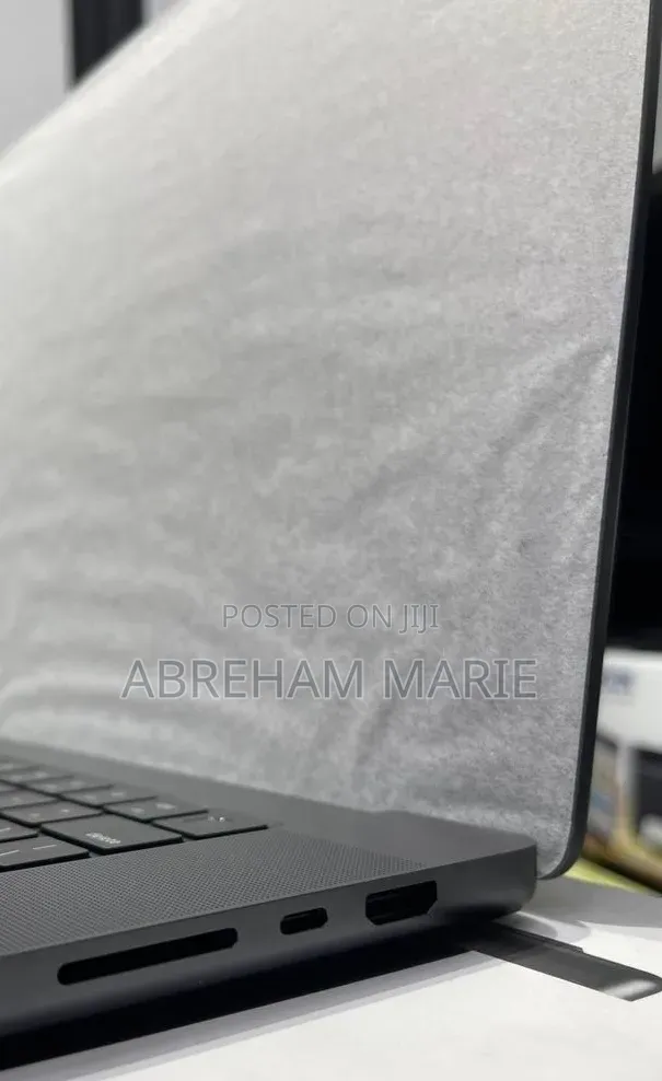 New Laptop Apple MacBook Pro 2024 M4 Max 48GB Apple M4 Max SSD 2T