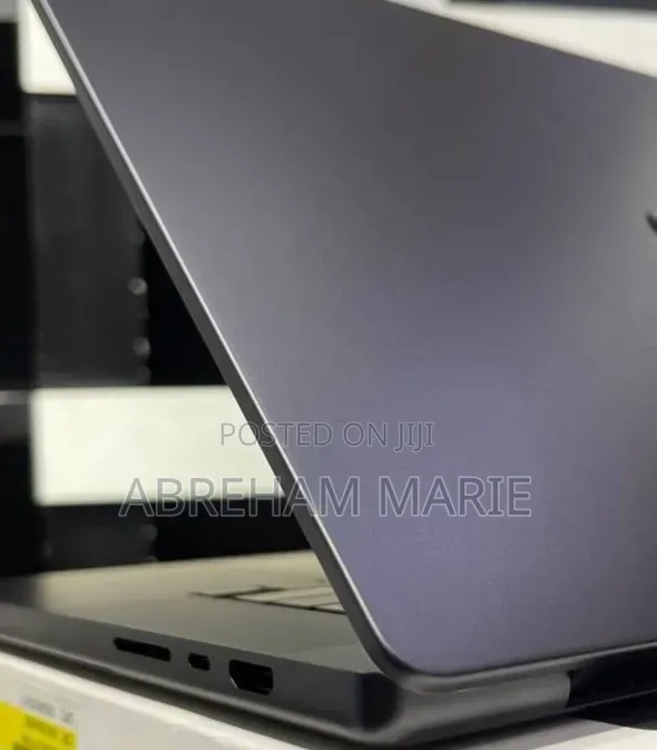 New Laptop Apple MacBook Pro 2024 M4 Max 48GB Apple M4 Max SSD 2T
