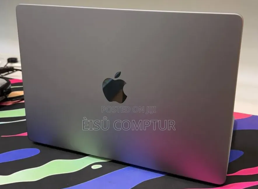 New Laptop Apple MacBook Pro 2023 M3 8GB Apple M3 Pro SSD 512GB