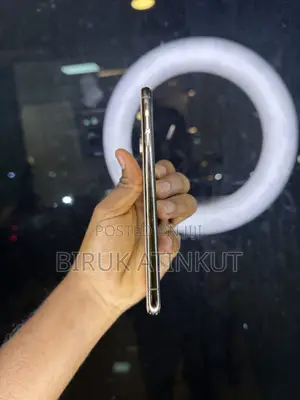 New Apple iPhone XS Max 64 GB Gold