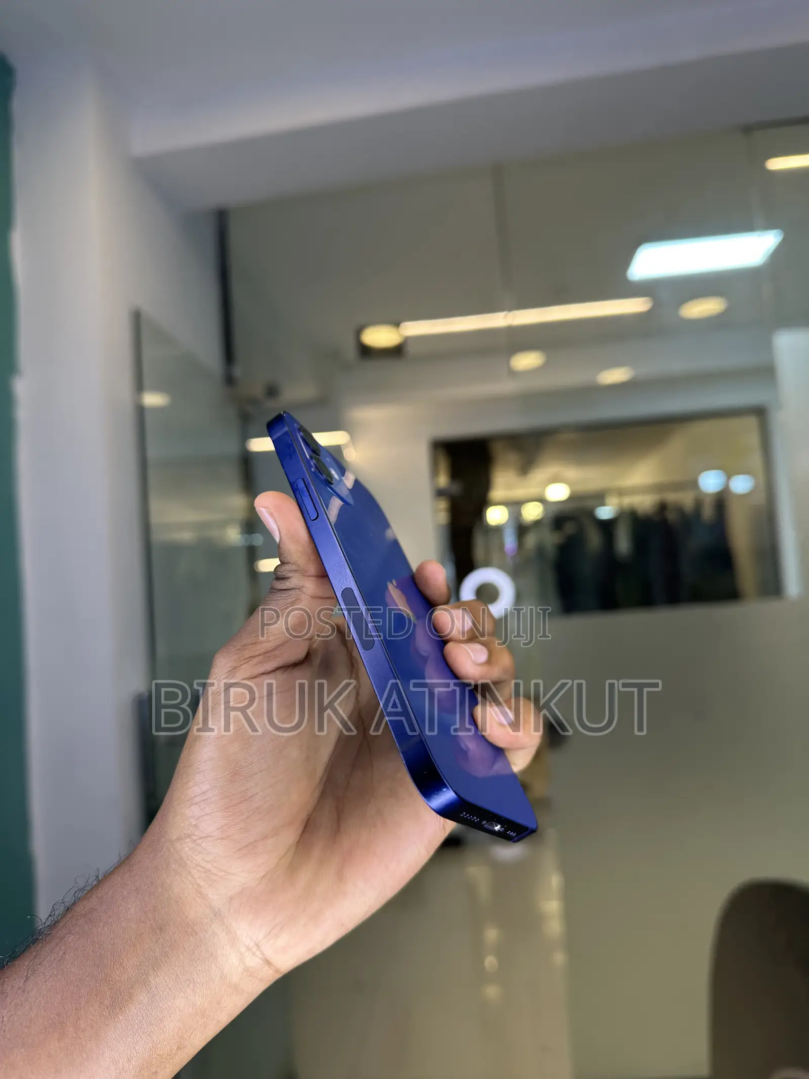 New Apple iPhone 12 64 GB Blue