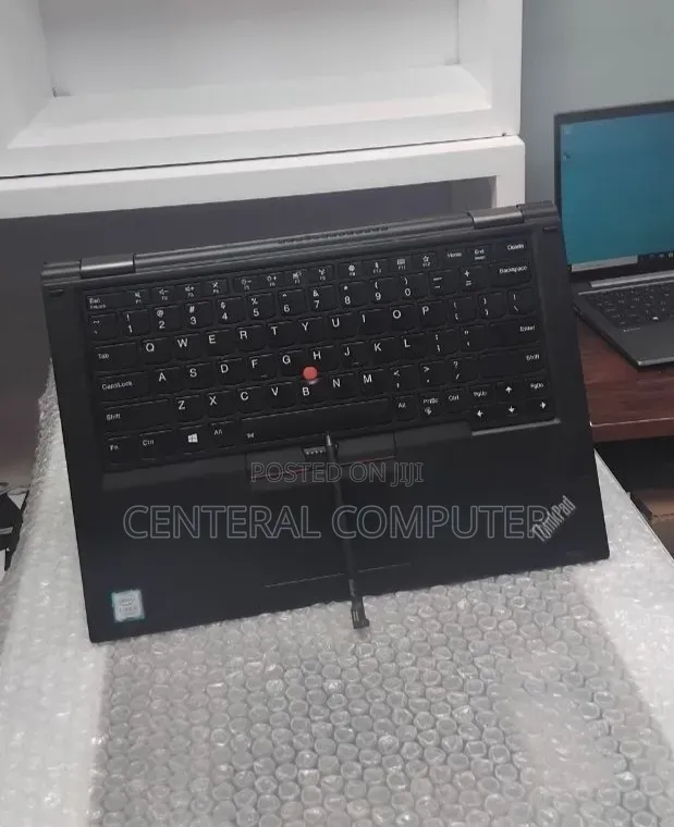 New Laptop Lenovo ThinkPad Yoga 370 16GB Intel Core i5 SSD 512GB