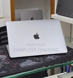 New Laptop Apple MacBook 2020 8GB Apple M1 SSD 256GB