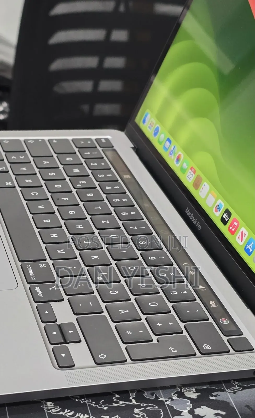 New Laptop Apple MacBook Pro 2020 M1 8GB Apple M1 SSD 256GB