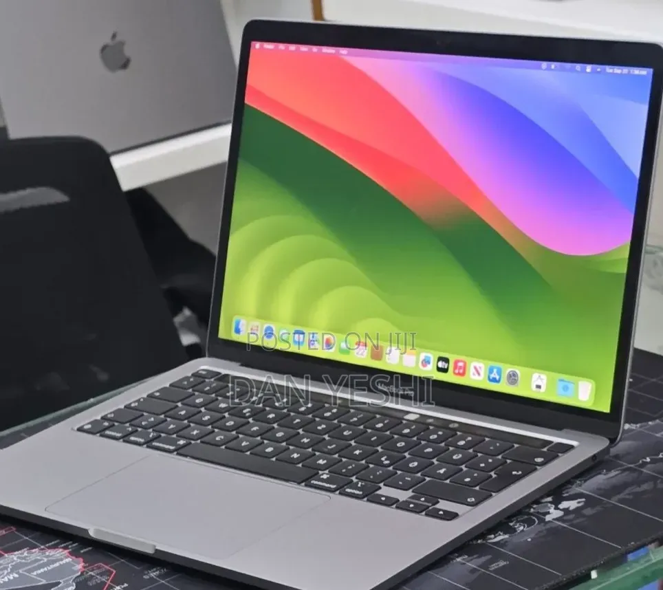 New Laptop Apple MacBook Pro 2020 M1 8GB Apple M1 SSD 256GB
