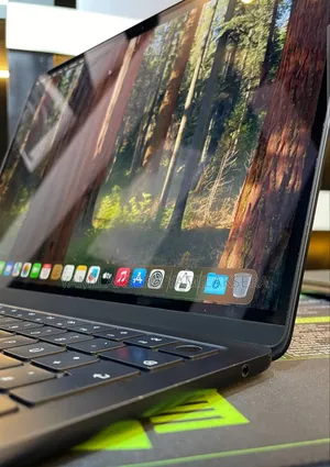 New Laptop Apple MacBook Air 2022 M2 8GB Apple M2 SSD 512GB