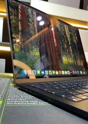 New Laptop Apple MacBook Air 2022 M2 8GB Apple M2 SSD 512GB