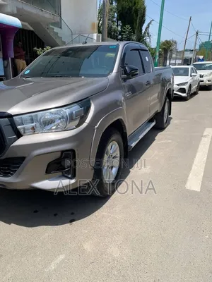 Toyota Hilux 2020 Gray