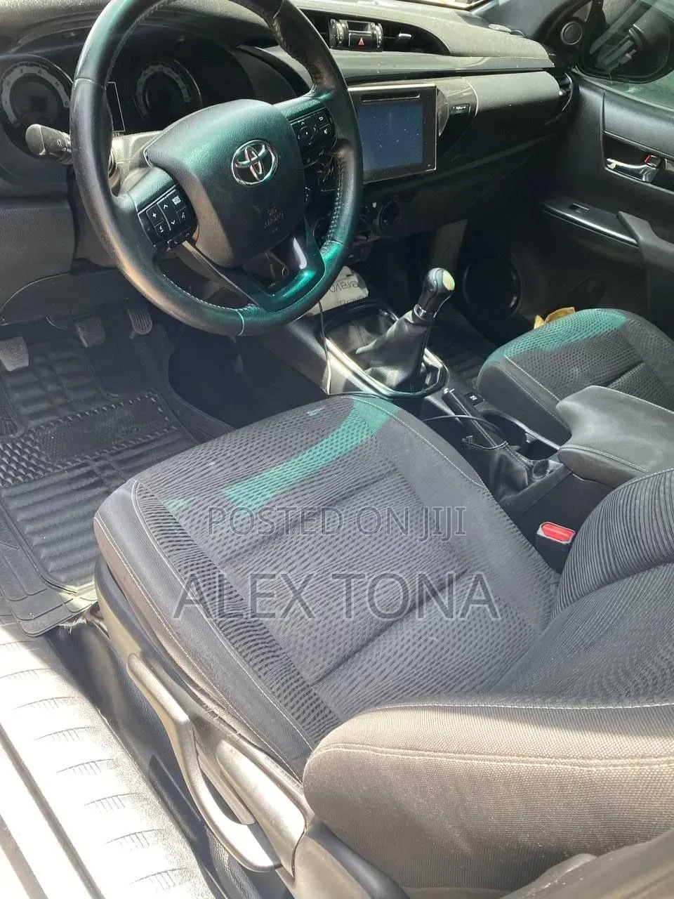 Toyota Hilux 2020 Gray