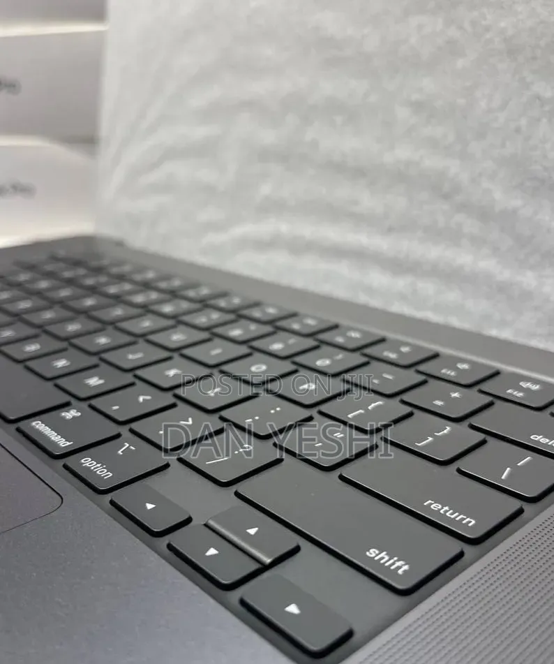 New Laptop Apple MacBook Pro 48GB Apple M4 Max SSD 2T