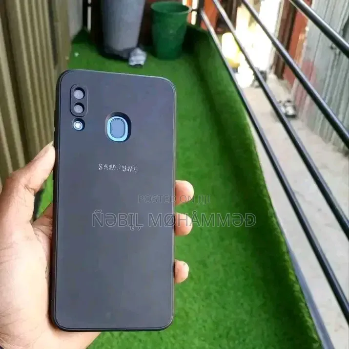Samsung Galaxy A20 32 GB Black