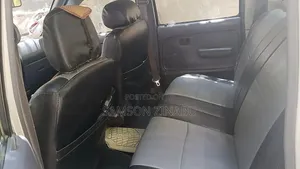 Toyota Hilux 2003 White