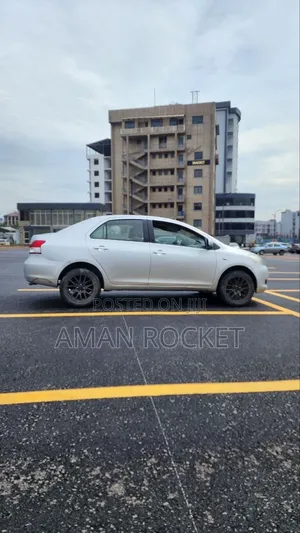 Toyota Belta 2007 Silver