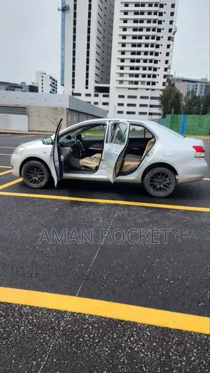 Toyota Belta 2007 Silver