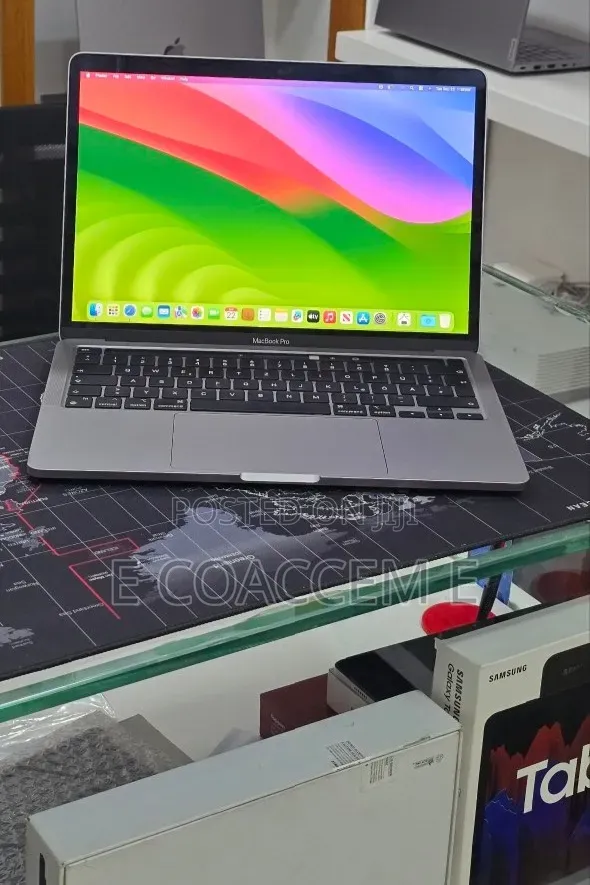New Laptop Apple MacBook 8GB SSD 256GB