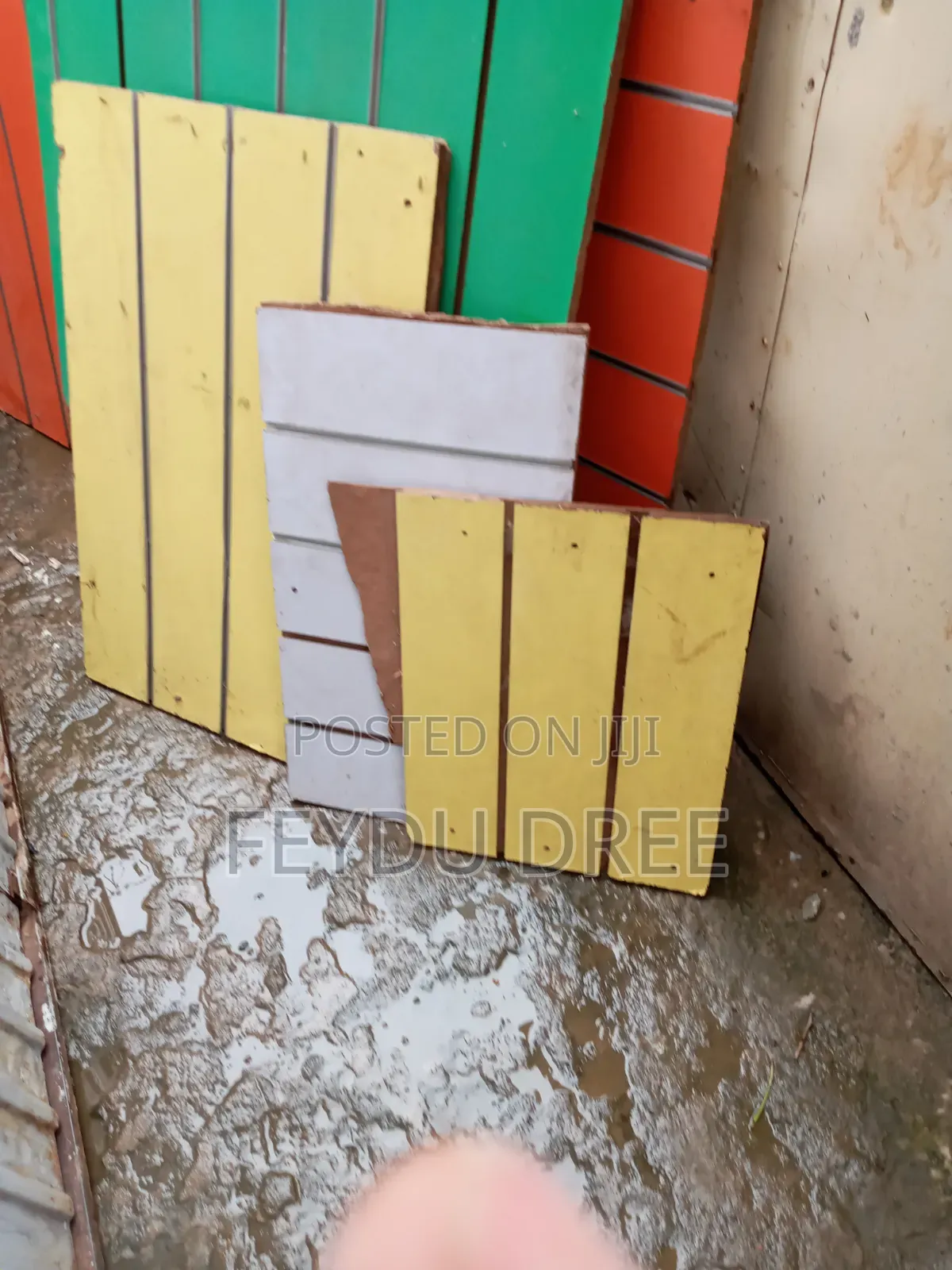 ለስልክ እና ለተለይያየ አግገልግሎት ሚሆን ቦርድ
