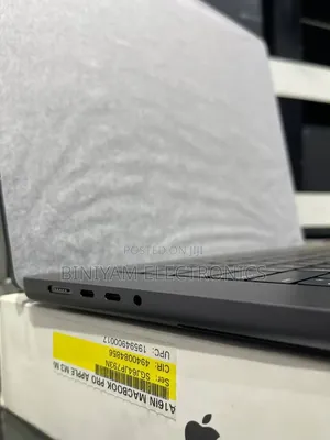 New Laptop Apple MacBook Pro 2024 M4 Max 48GB Apple M4 Max SSD 2T