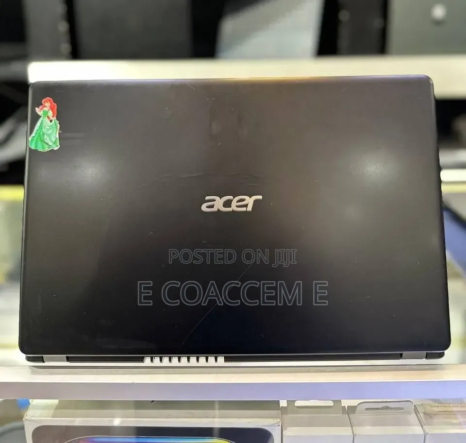 Laptop Acer 4GB Intel Core i3 HDD+SSD 1T
