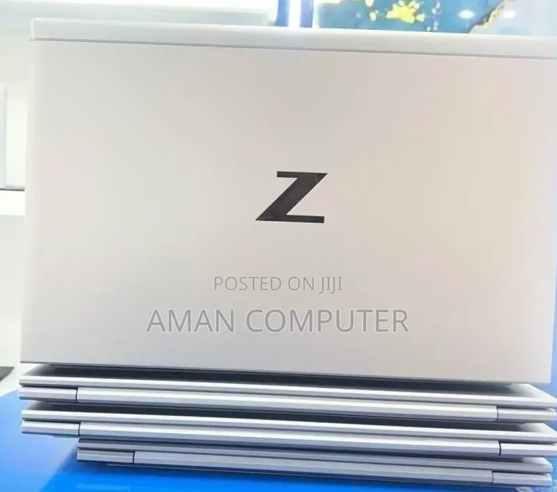 New Laptop HP ZBook Firefly G8 16GB Intel Core i7 SSD 512GB