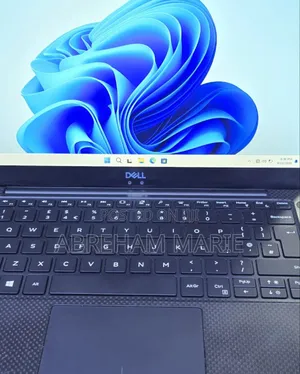 New Laptop Dell XPS 13 8GB Intel Core i7 SSD 256GB