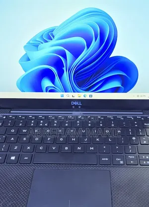 New Laptop Dell XPS 13 8GB Intel Core i7 SSD 256GB