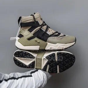 Nike Air Huarache Gripp Olive-Toned Unisex Fashion Sneakers