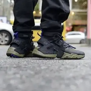 Nike Air Huarache Gripp QS Black /Olive Green Unisex Fashion Sneaker