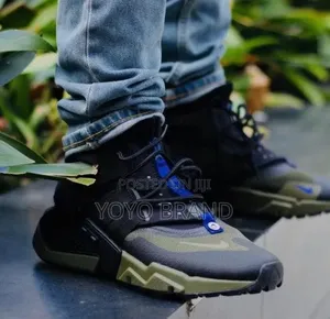 Nike Air Huarache Gripp QS Black /Olive Green Unisex Fashion Sneaker