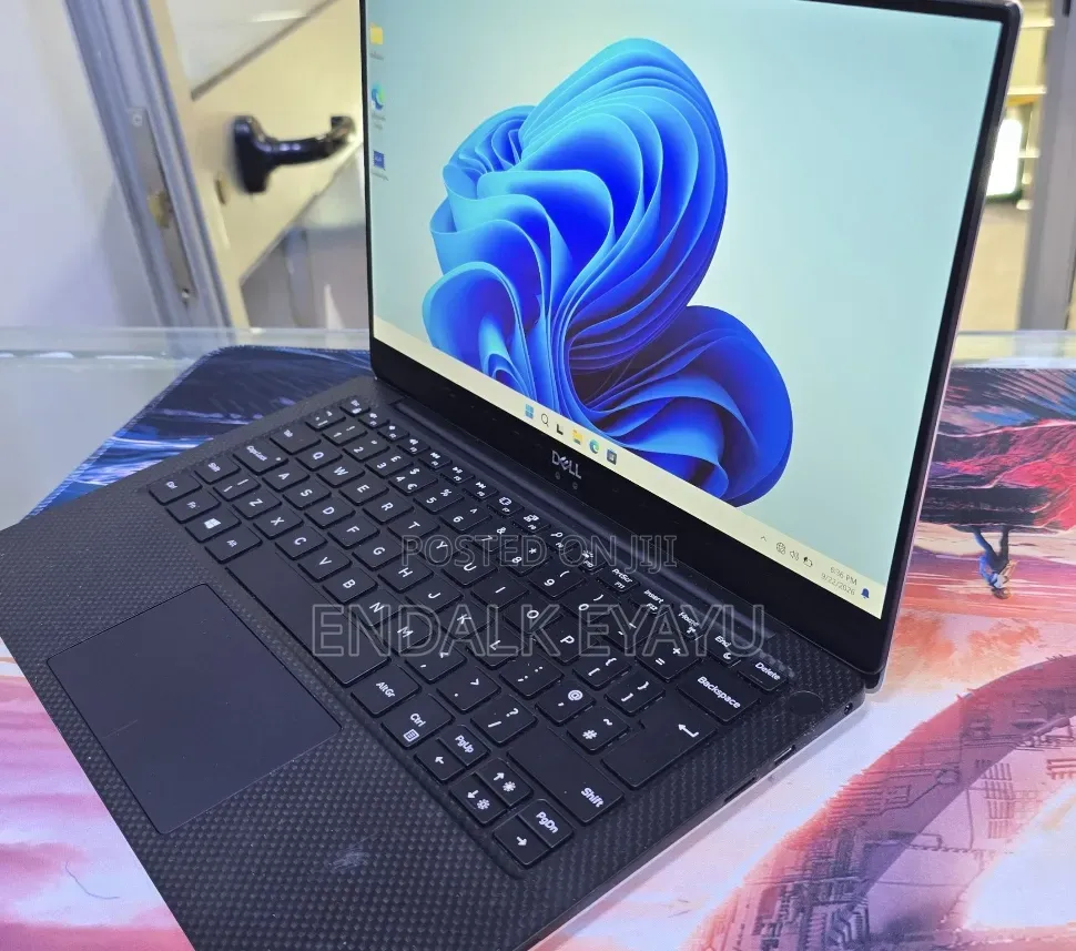 New Laptop Dell XPS 13 8GB Intel SSD 256GB