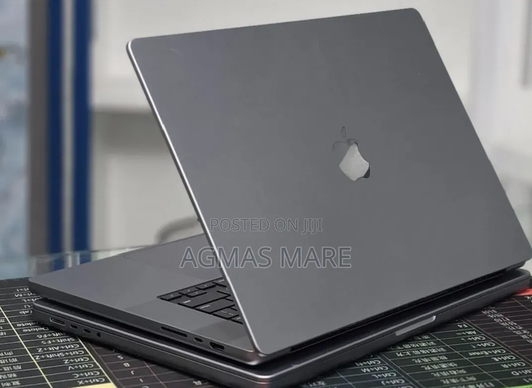 New Laptop Apple MacBook Pro 2020 M1 8GB Apple M1 SSD 512GB