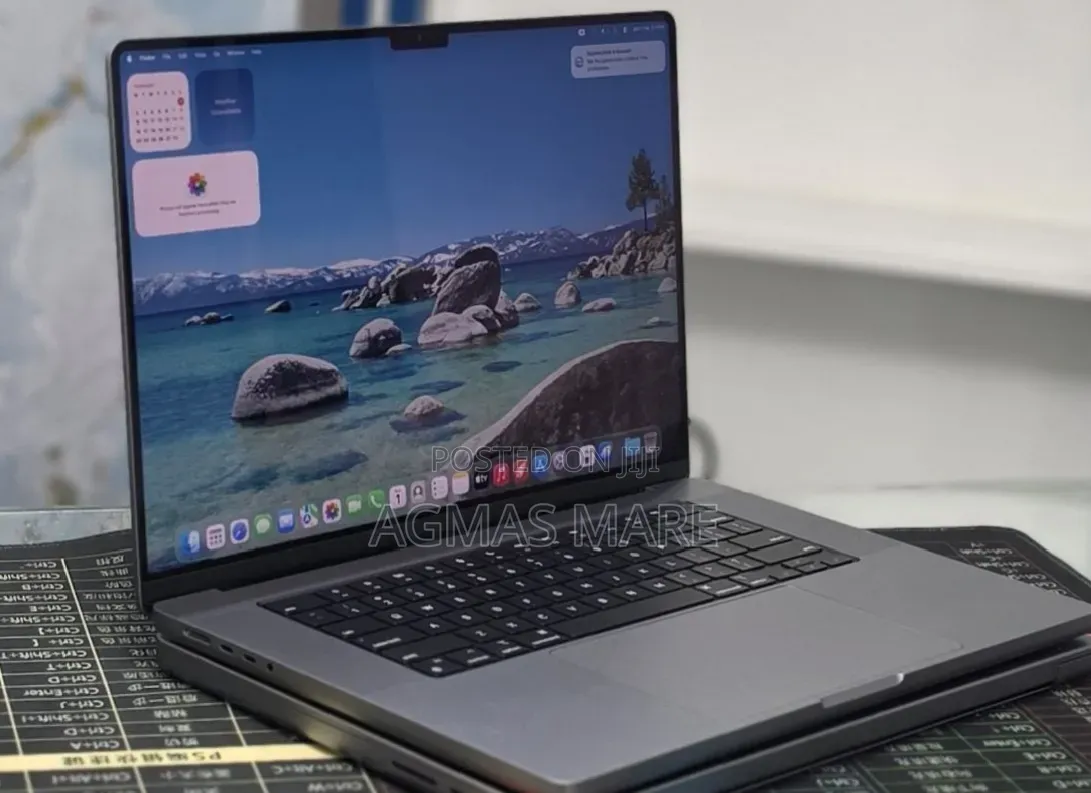 New Laptop Apple MacBook Pro 2020 M1 8GB Apple M1 SSD 512GB