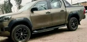 Toyota Hilux 2021 Gold