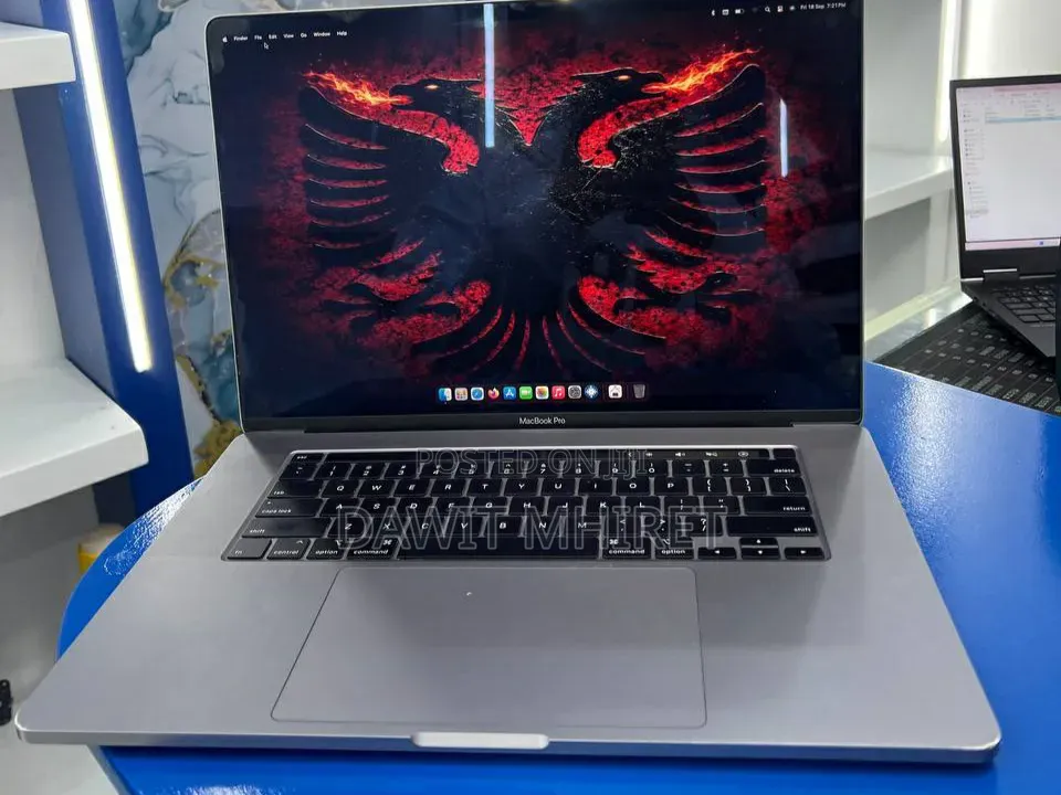 New Laptop Apple MacBook Pro 2019 32GB Intel Core i9 SSD 1T