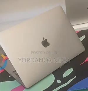 New Laptop Apple MacBook Pro 2020 M1 8GB Apple M1 SSD 256GB