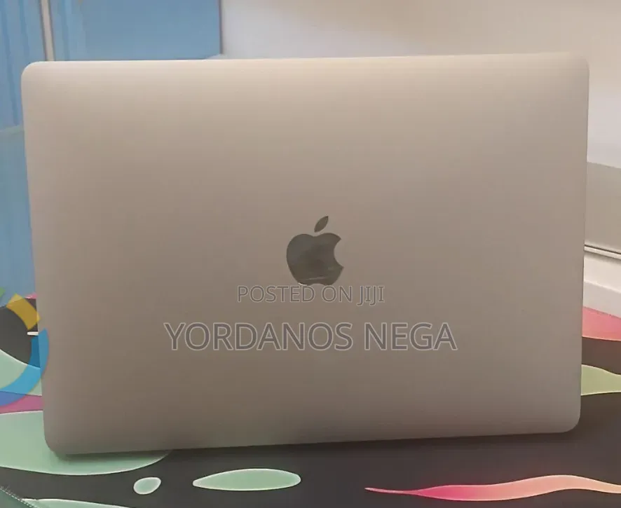 New Laptop Apple MacBook Pro 2020 M1 8GB Apple M1 SSD 256GB