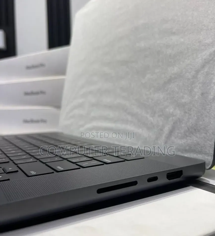 New Laptop Apple MacBook Pro 2024 M4 48GB Apple M4 SSD 2T
