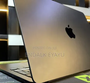 New Laptop Apple MacBook Air 2022 M2 8GB Apple M2 SSD 512GB