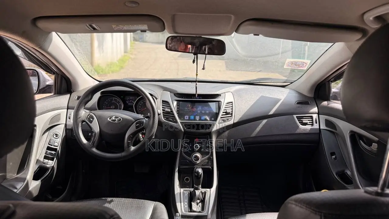 Hyundai Avante 2015 Gray