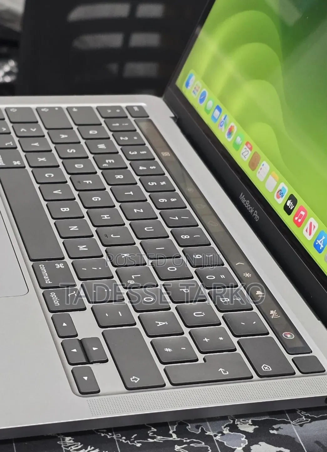 New Laptop Apple MacBook Pro 2020 M1 8GB Apple M1 Pro SSD 256GB
