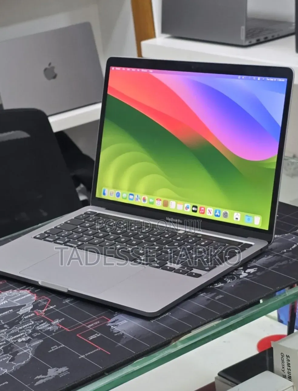 New Laptop Apple MacBook Pro 2020 M1 8GB Apple M1 Pro SSD 256GB
