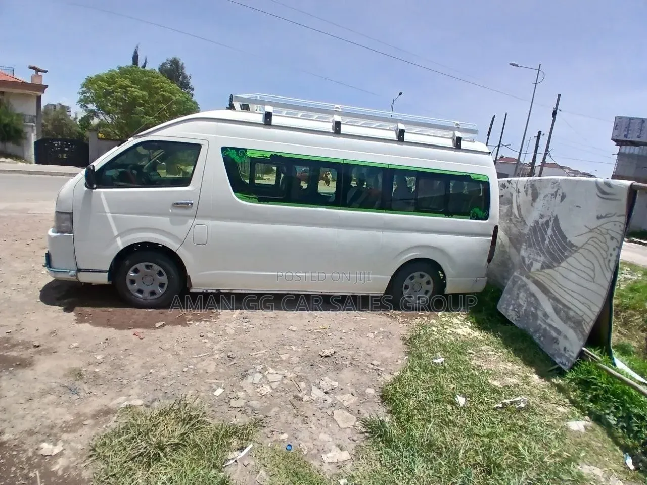Toyota HiAce 2016 White