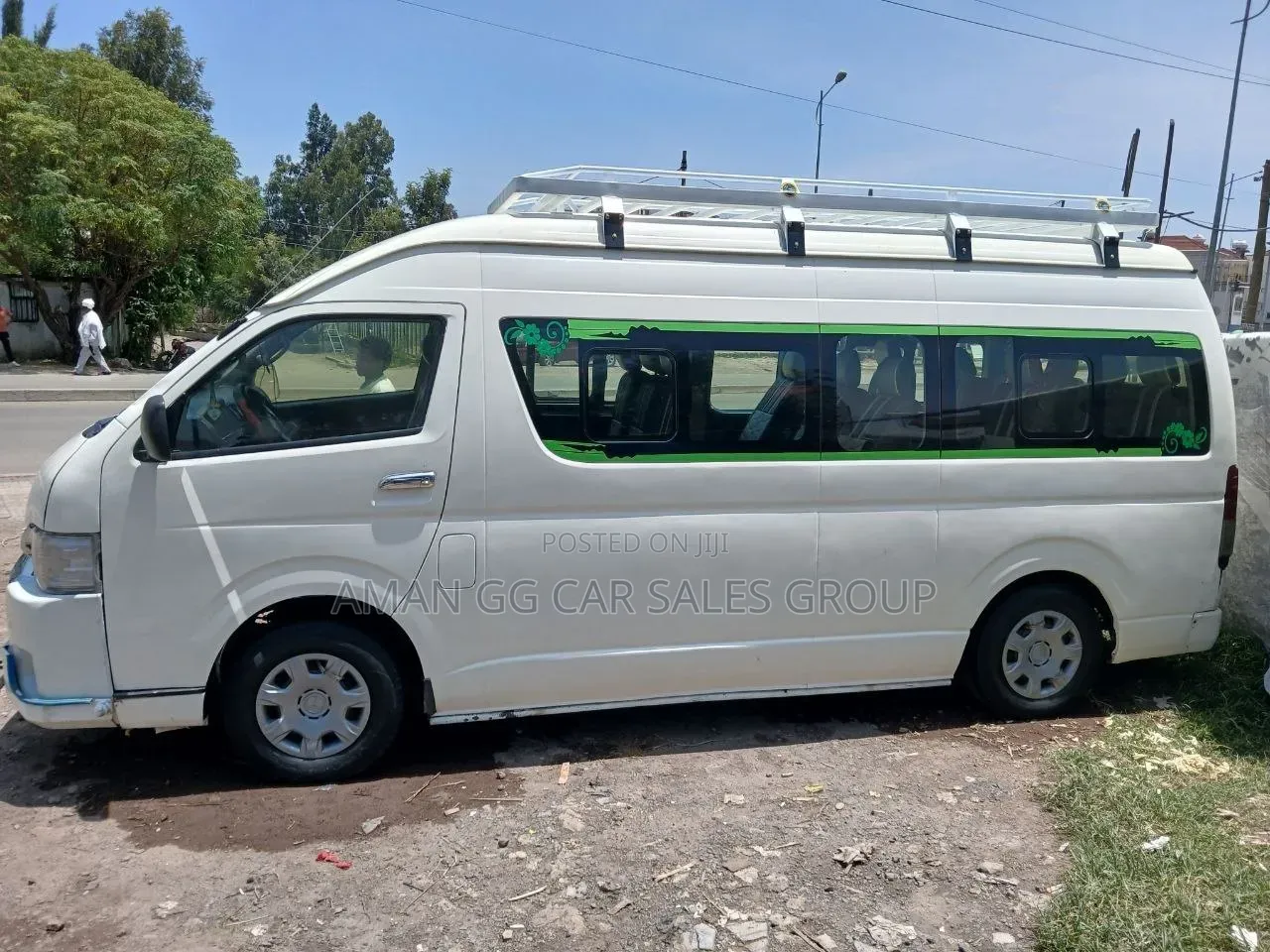 Toyota HiAce 2016 White