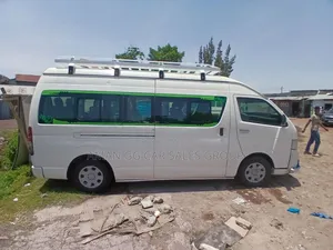 Toyota HiAce 2016 White