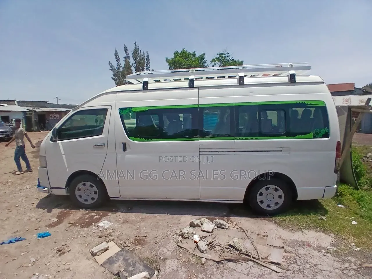 Toyota HiAce 2016 White