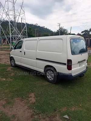 Toyota HiAce 1999 White