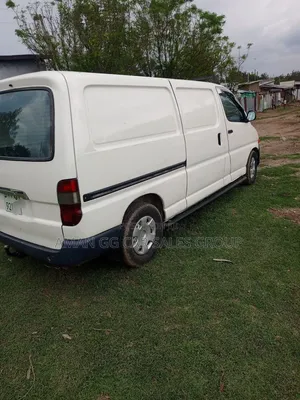 Toyota HiAce 1999 White
