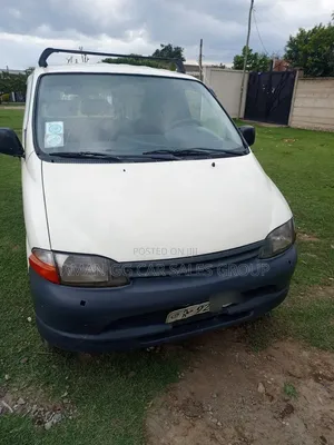 Toyota HiAce 1999 White