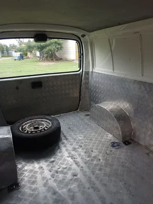 Toyota HiAce 1999 White
